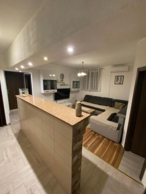Apartman Aurora-jednostavan apartman na odličnoj poziciji sa svim potrebnim objektima u okolici